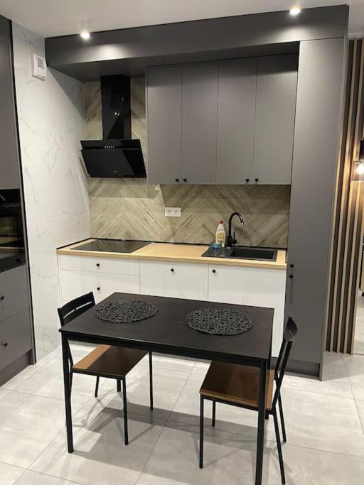 Forum Wola Fine Apartment وارسو المظهر الخارجي الصورة