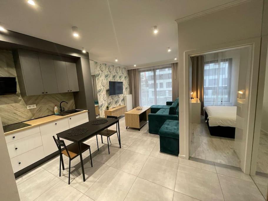 Forum Wola Fine Apartment وارسو المظهر الخارجي الصورة